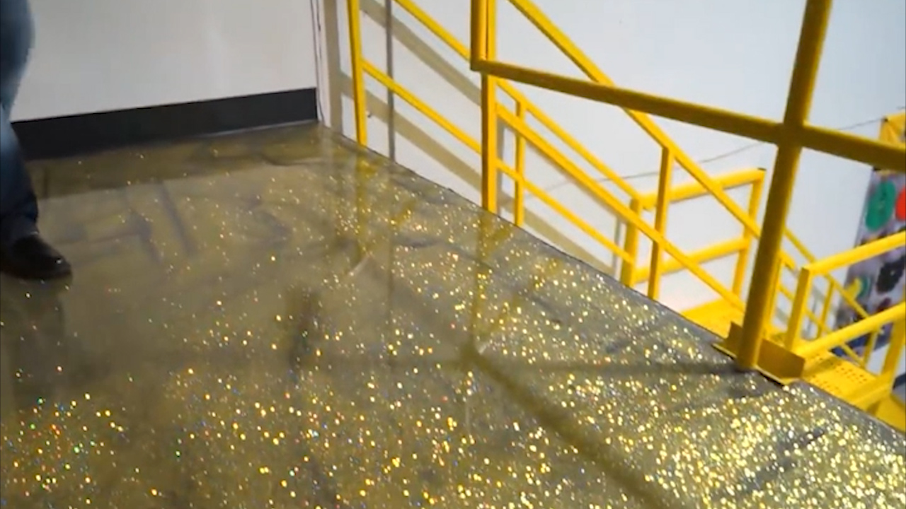 金色闪光地坪漆 地板也能很特别